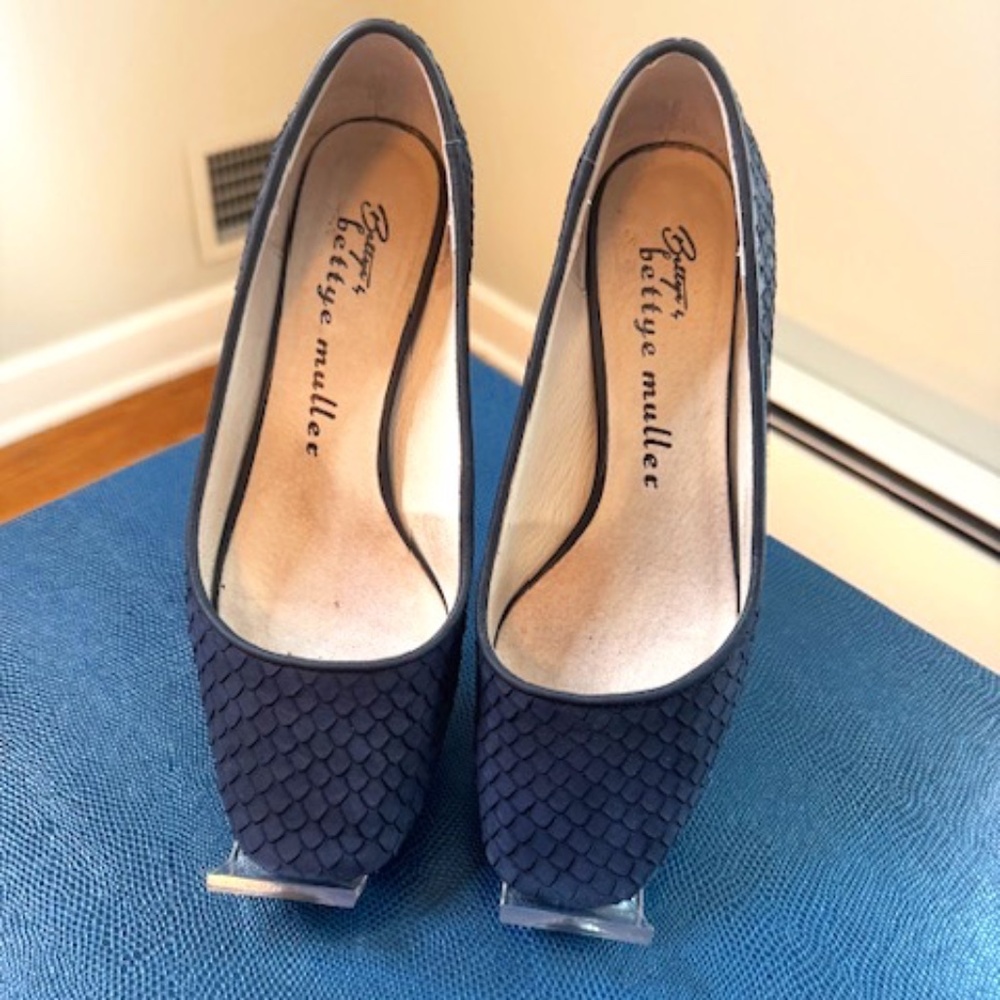 Bettye Muller navy pumps, Size 6.5